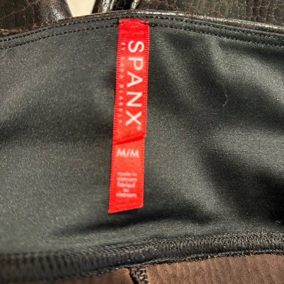 SPANX Sz M Crocodile Embossed Leggings Comfort Waist Ankle Length Dark Brown - Picture 10 of 11